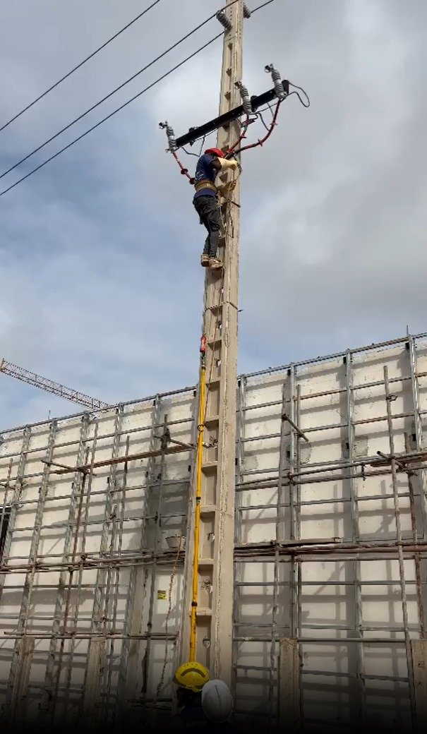 Construção de linha de média tensão 15kv, empresa Huawei